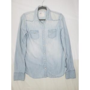 American Eagle white wash light blue denim button down long sleeve top 8